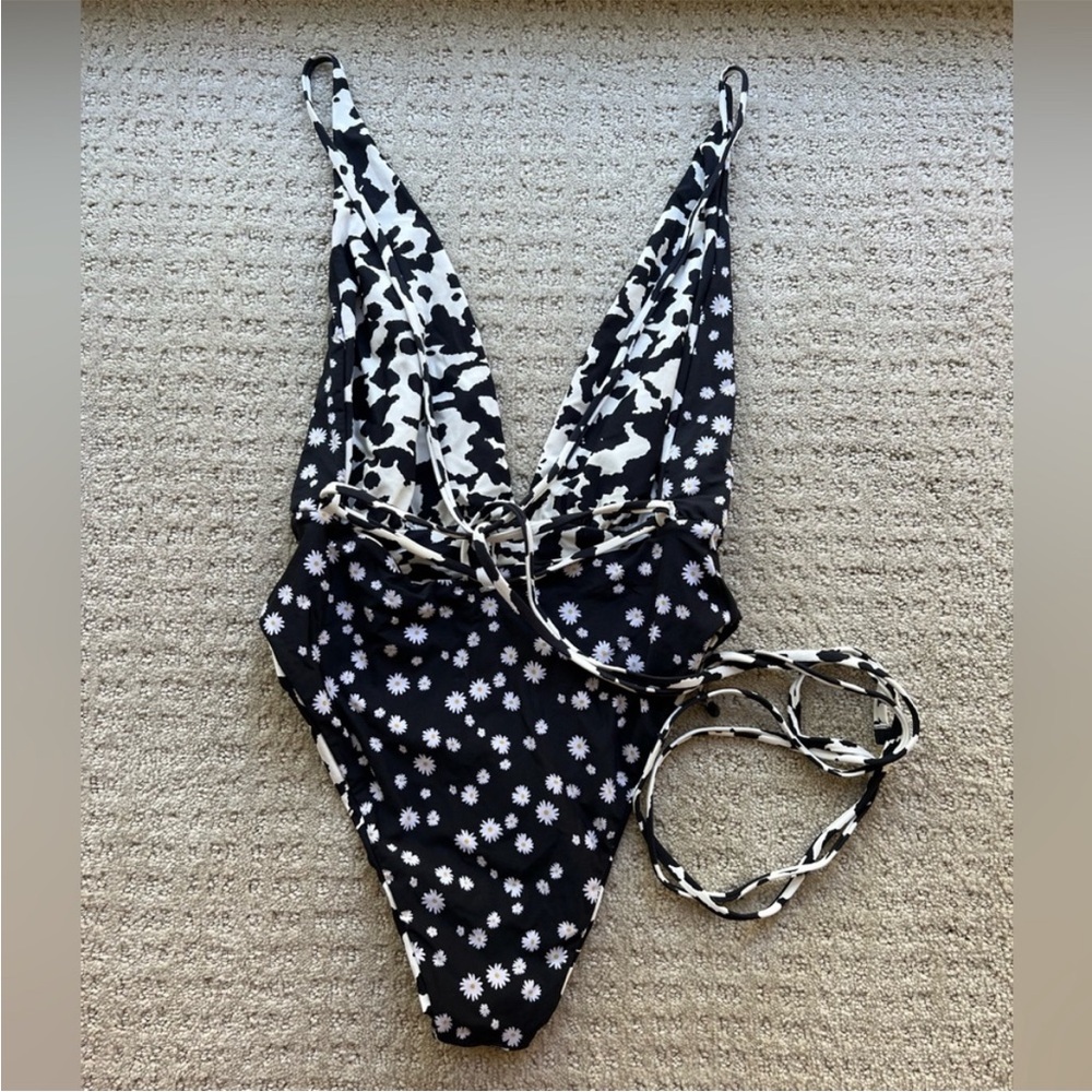 Maaji Safari Black & White Reversible One-Piece, NWT - Picture 5 of 7
